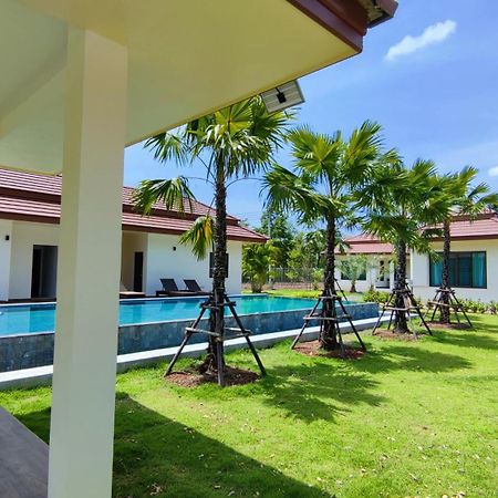 Isan Golf & Adventure Hotel Udon Thani Exterior foto