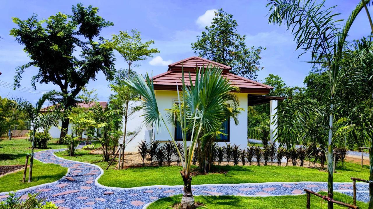 Isan Golf & Adventure Hotel Udon Thani Exterior foto