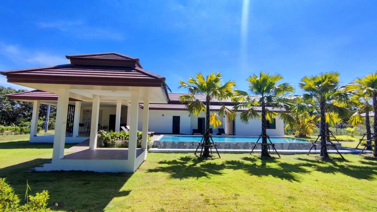 Isan Golf & Adventure Hotel Udon Thani Exterior foto
